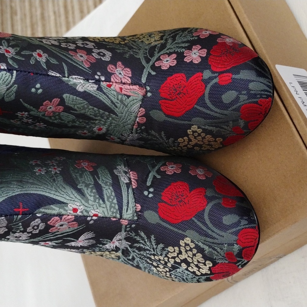 Floral Embroidered Ankle Boots - Sz 9 - Picture 2 of 3